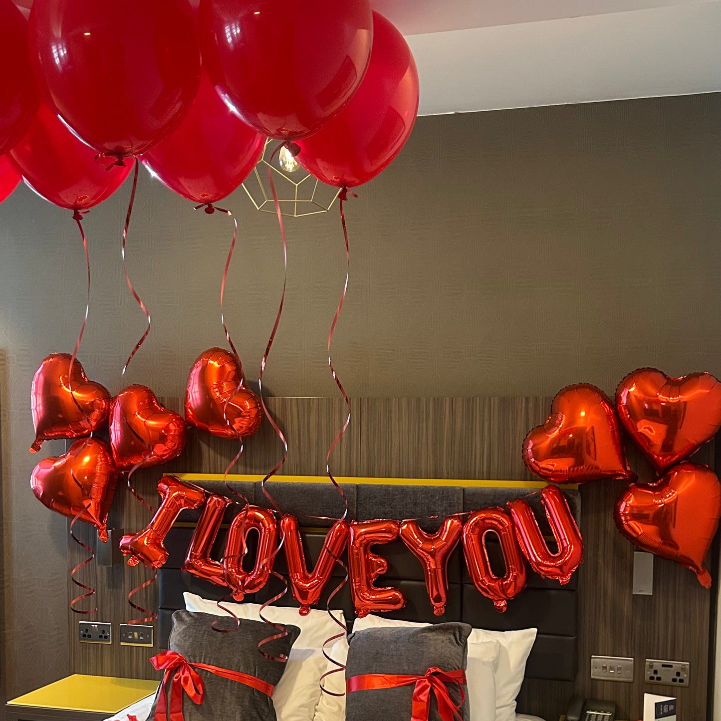 DIY 'I LOVE YOU' red Balloon Setup Kit